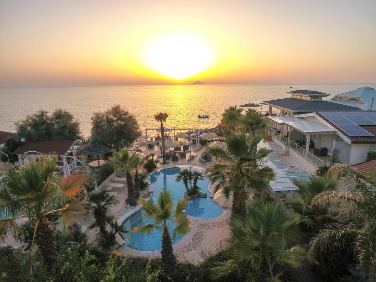 Baia Del Godano Resort & Spa كابو فاتيكانو المظهر الخارجي الصورة