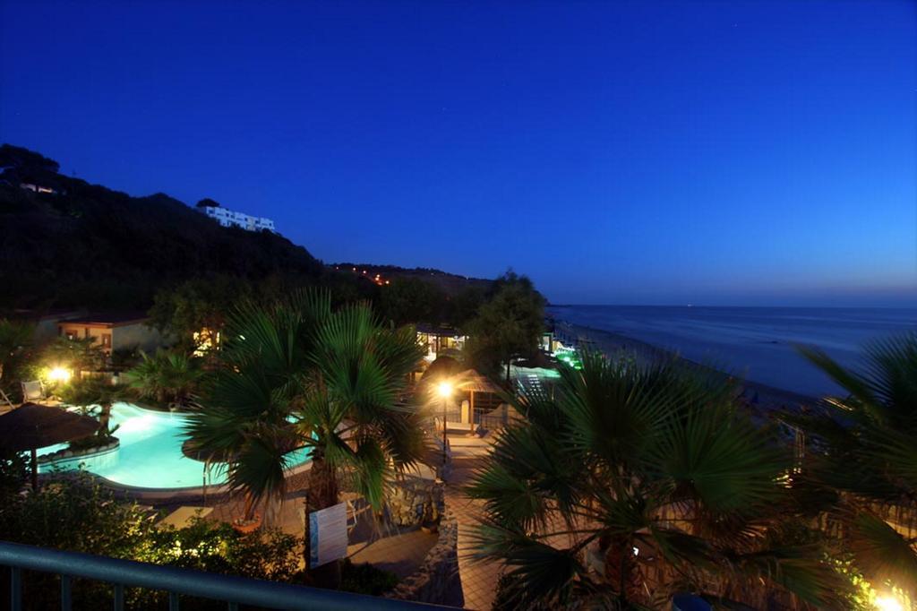 Baia Del Godano Resort & Spa كابو فاتيكانو المظهر الخارجي الصورة