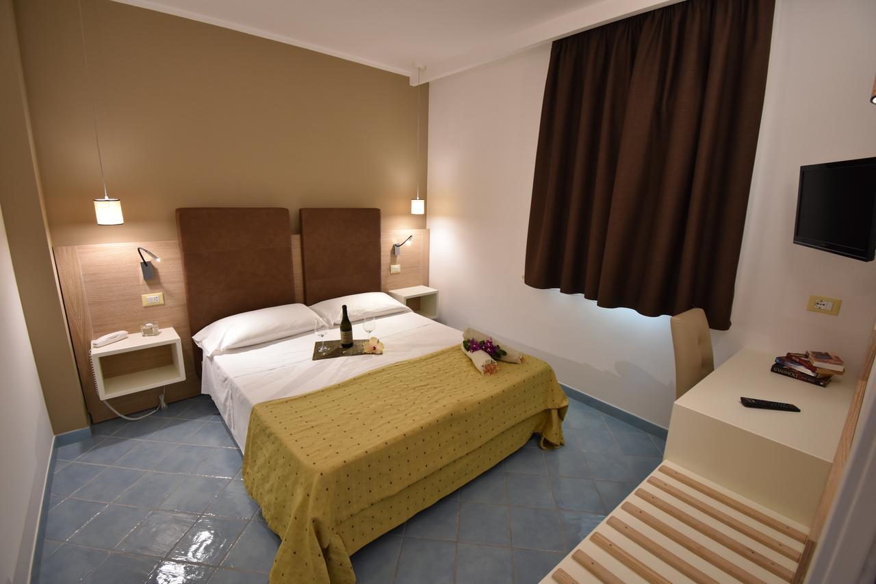 Baia Del Godano Resort & Spa كابو فاتيكانو المظهر الخارجي الصورة