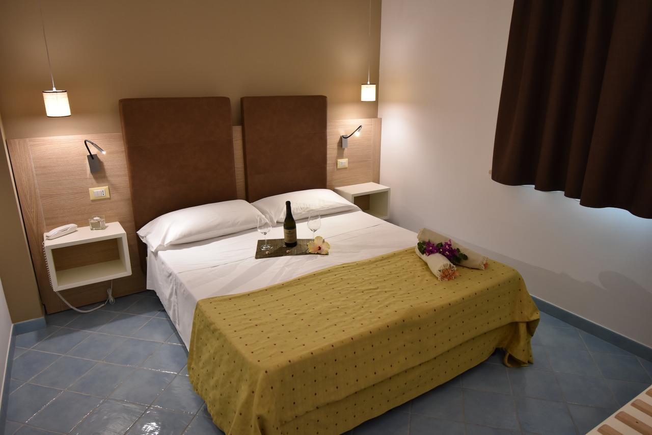 Baia Del Godano Resort & Spa كابو فاتيكانو المظهر الخارجي الصورة